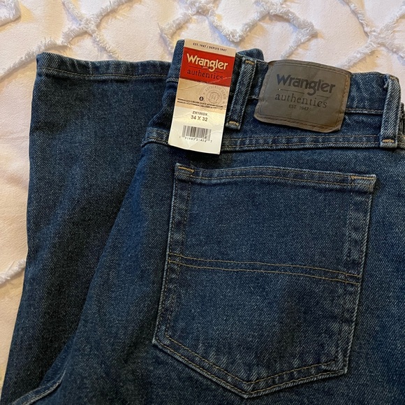 NWT WRANGLER MEN’S AUTHENTIC CLASSIC REGULAR FIT JEANS - Picture 9 of 9